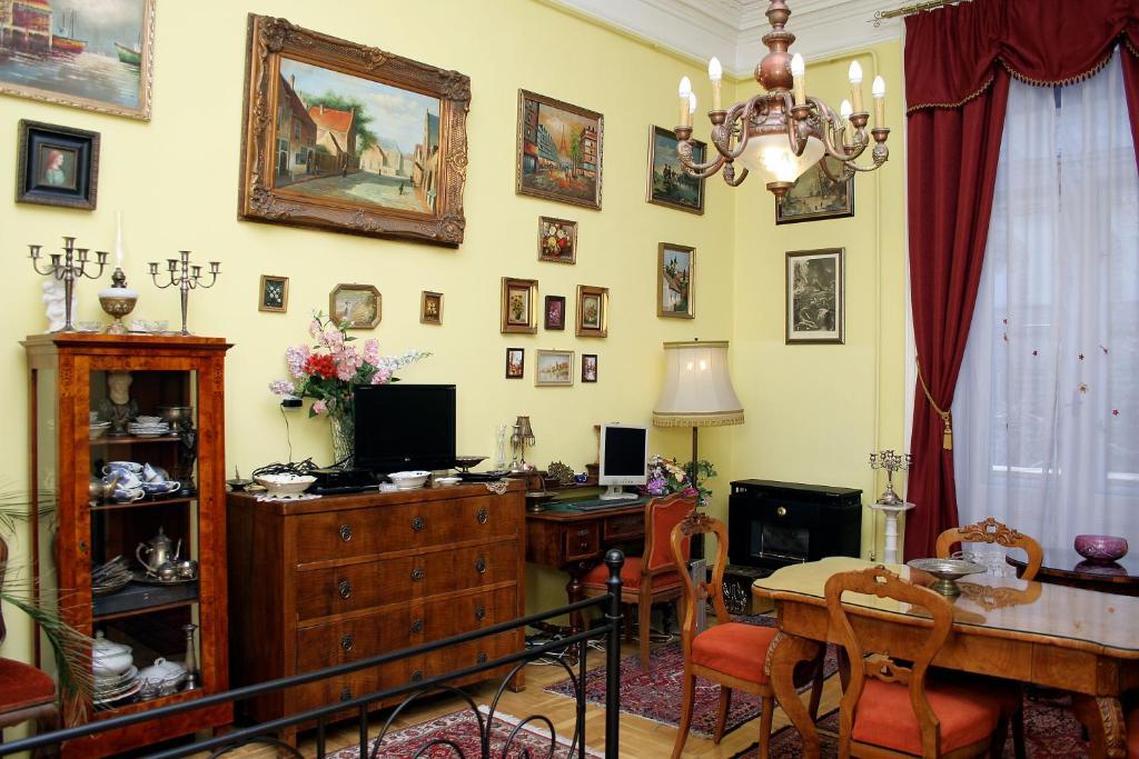 Budapest Tourist Apartments - Jozsef Koerut Екстер'єр фото