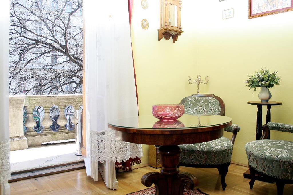 Budapest Tourist Apartments - Jozsef Koerut Екстер'єр фото