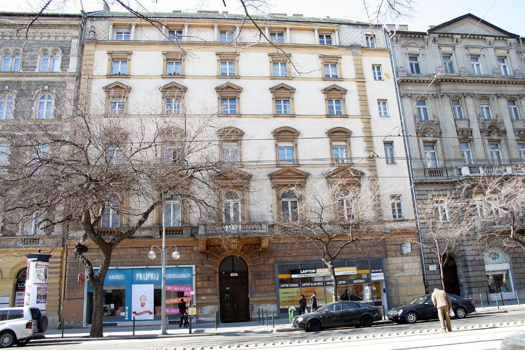 Budapest Tourist Apartments - Jozsef Korut Номер фото