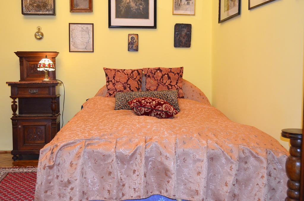 Budapest Tourist Apartments - Jozsef Koerut Екстер'єр фото